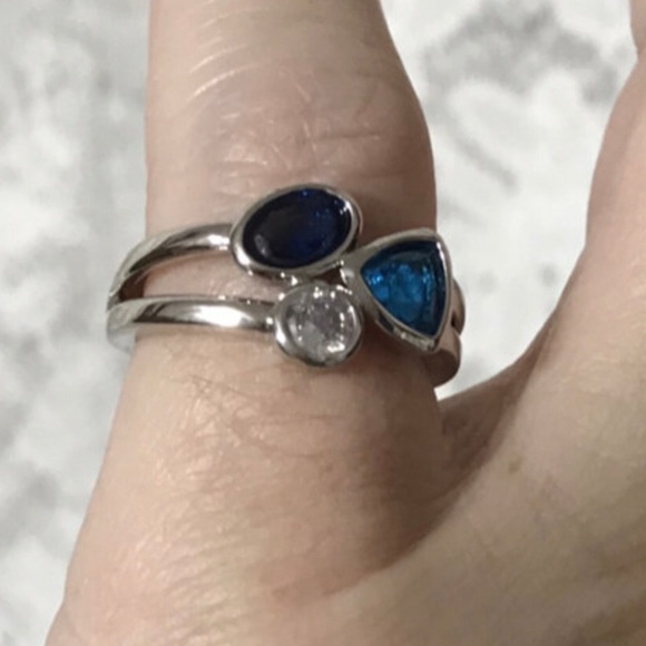 Jewelry - Sterling Crystal Abstract Ring.